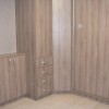Конфигурация за спалня с гардероби, етажерка и нисък шкаф
